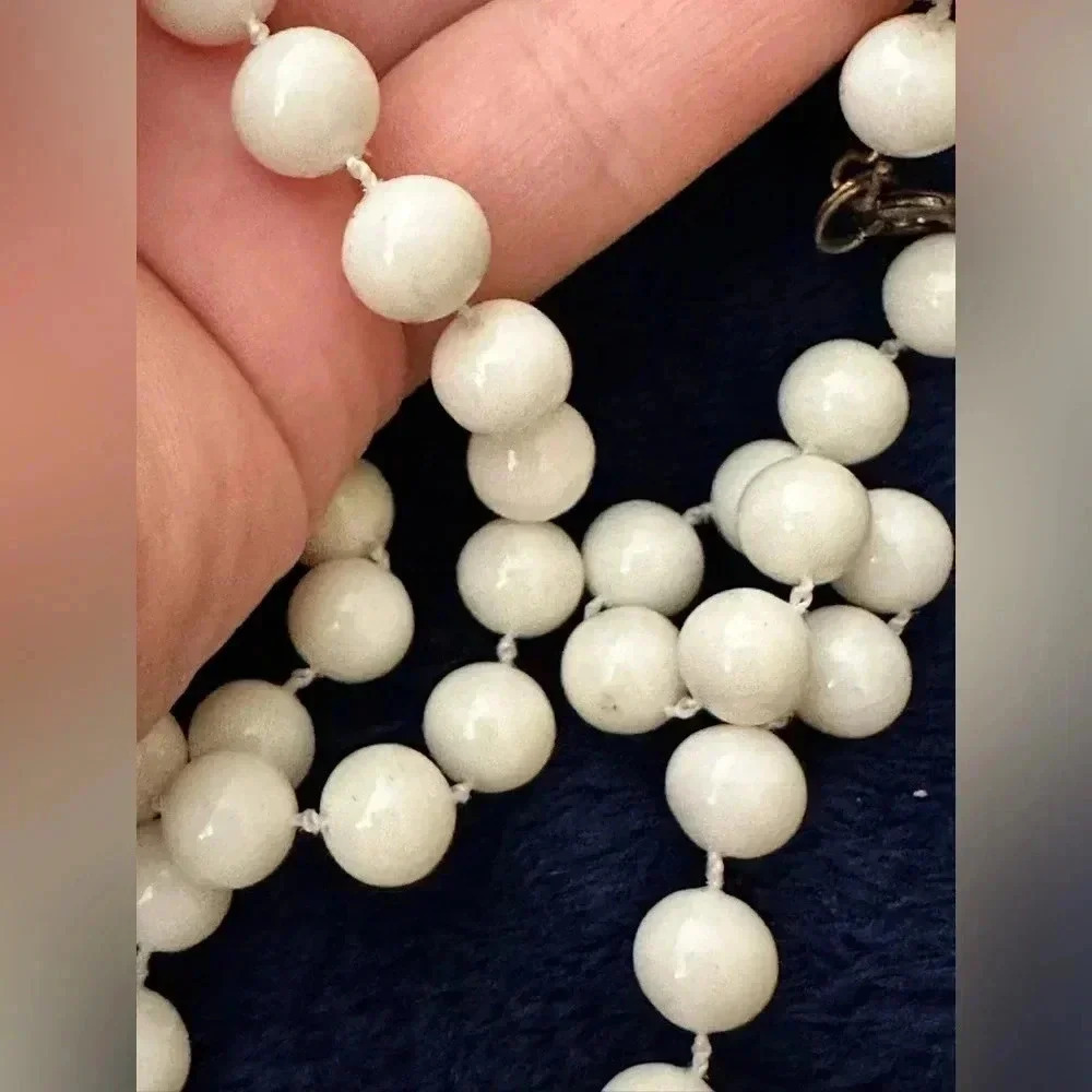 White necklace